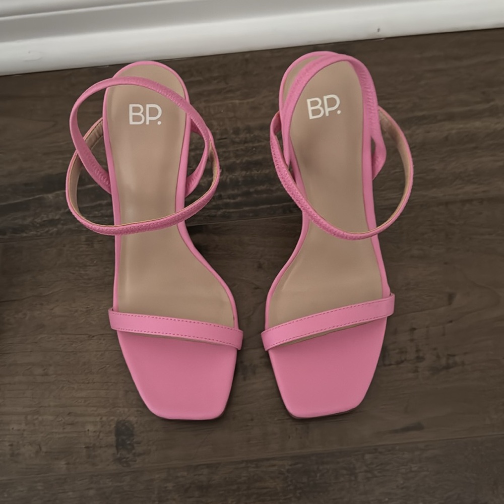 Pink heels - Picture 3 of 3